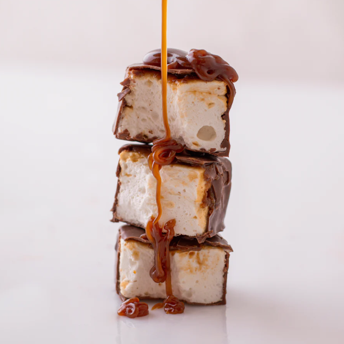Molten Marshmallows - Caramel In Milk Chocolate
