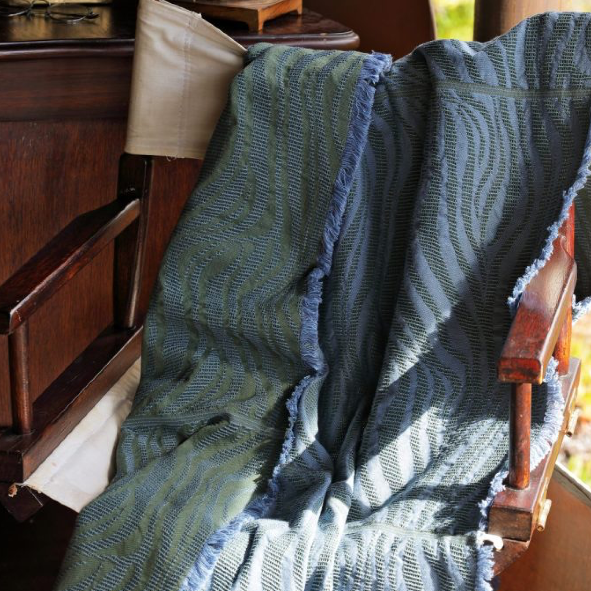 Safari Throw - Zebra Waterlily