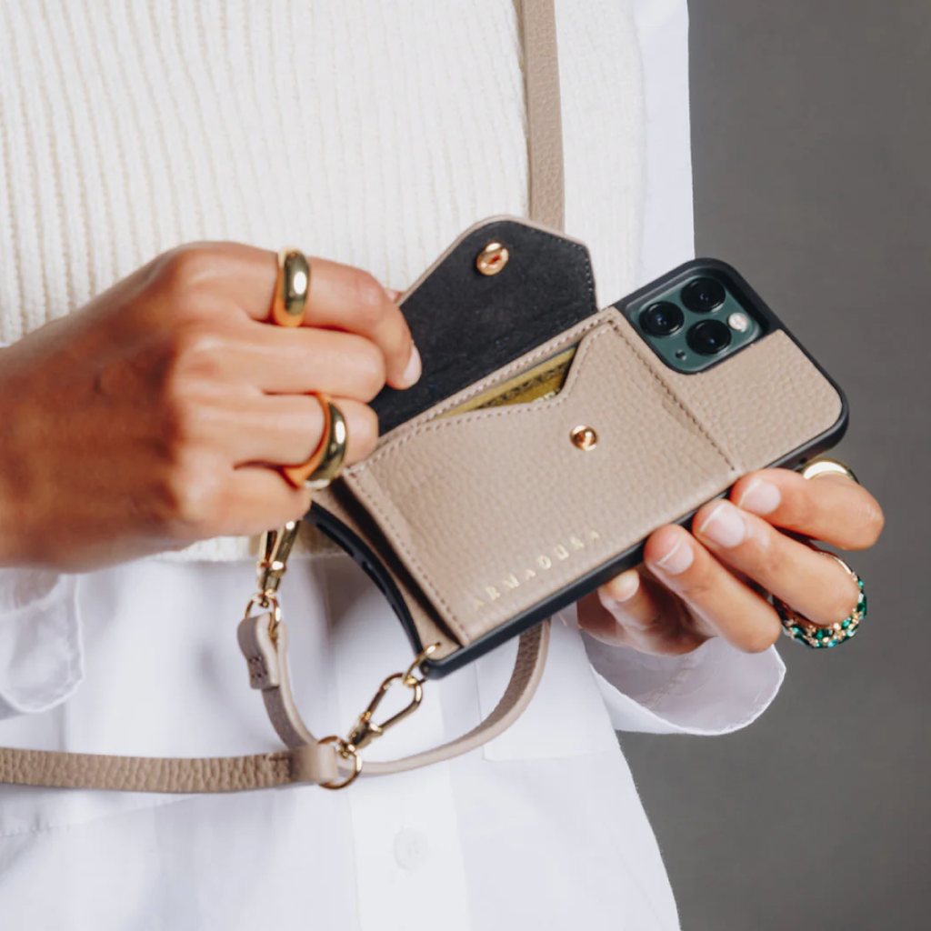 Hestia Crossbody iPhone 17 Set - Taupe