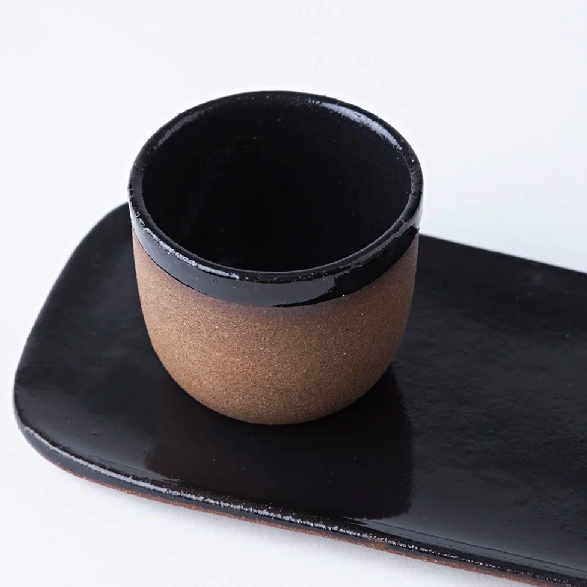 Ceramic Contour Tray With Ramekins - Black