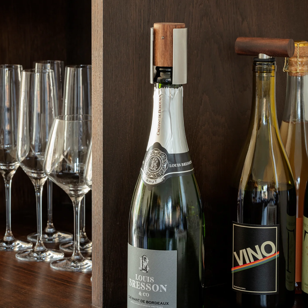 Liquid Lounge Wine Stopper