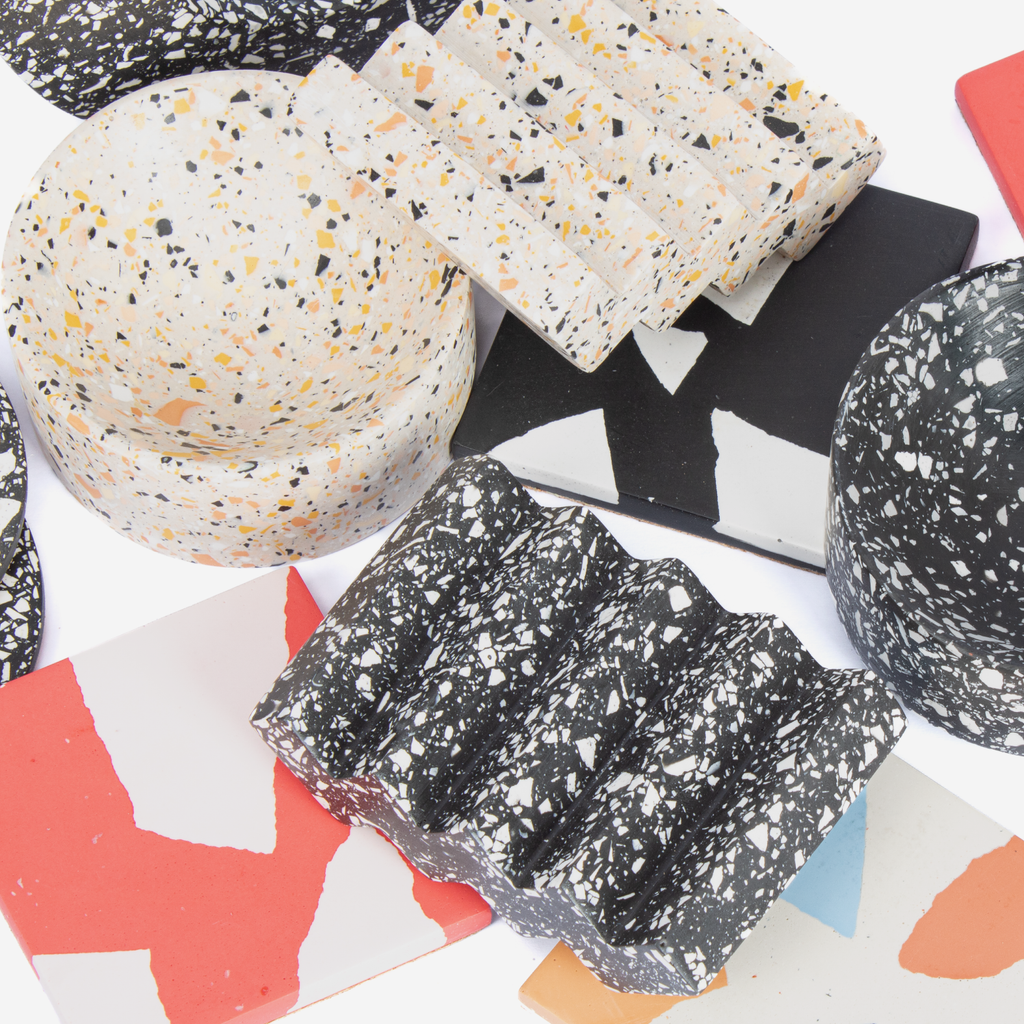 Set Of 4 Round Coasters - Black Terrazzo