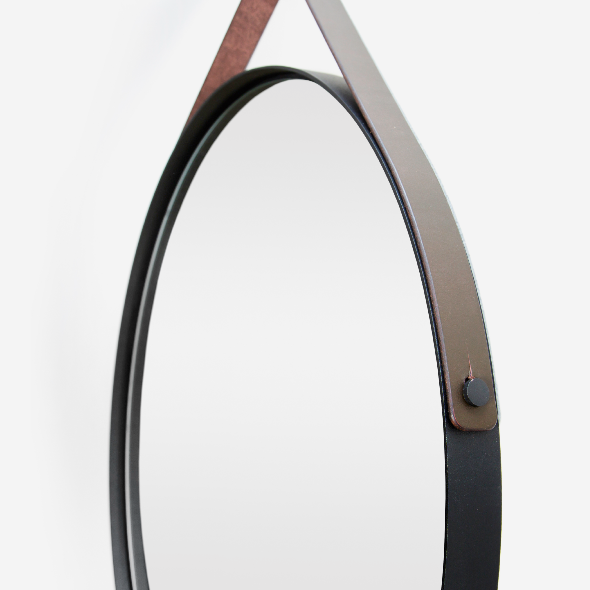 Leather Strap-It Mirror 600